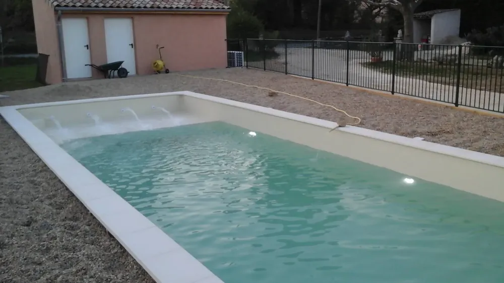 Entretien de piscines près de Grospierre