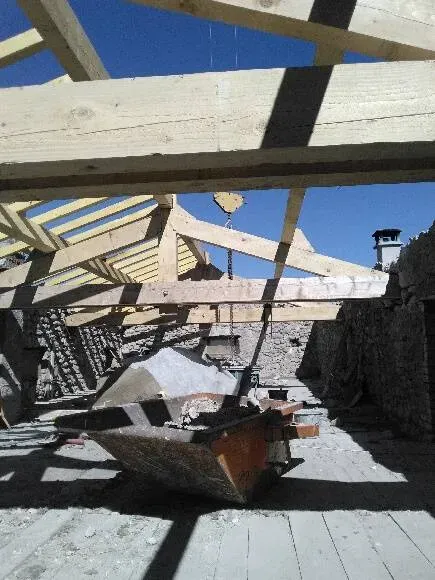 travaux-toiture-salavas.jpg