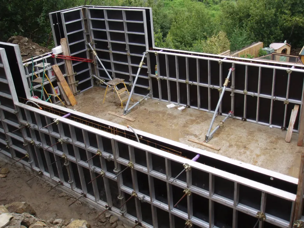 chantier-piscine-salavas.jpg