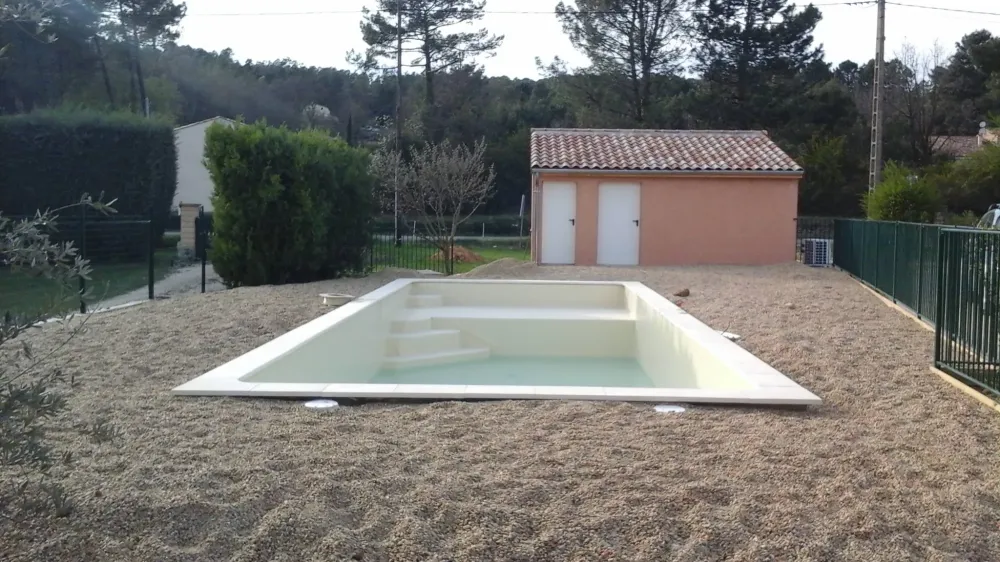 construction-piscine-salavas.jpg