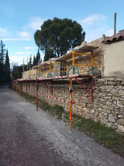 parement-pierre-villa-salavas.jpg