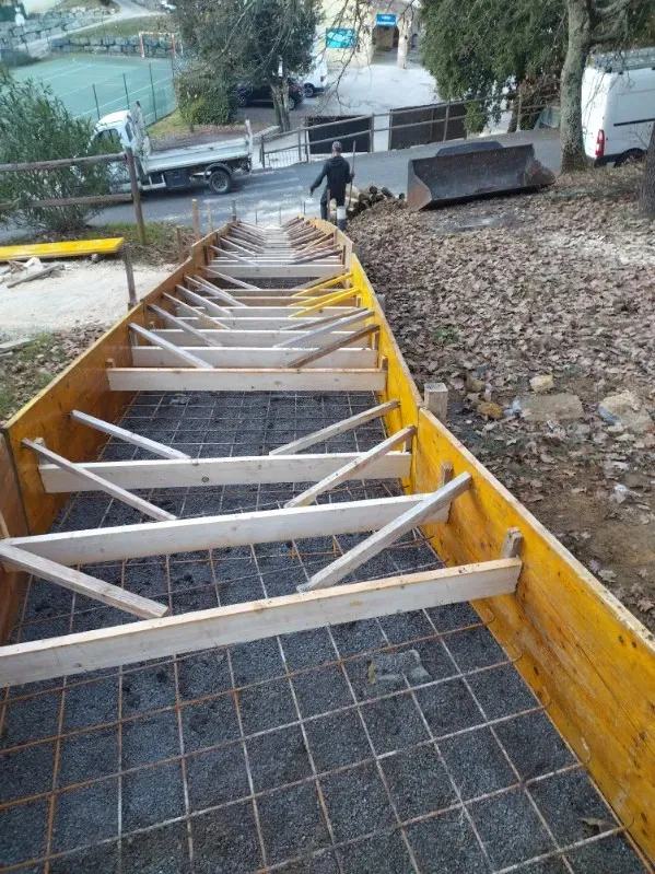 Maconnerie generale-Creation escalier beton 2